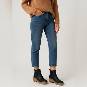 2396- Dolce Vita Black Chelsea Boots for Women Size 8 NWT